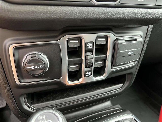 New 2025 Jeep Gladiator Sport image 22