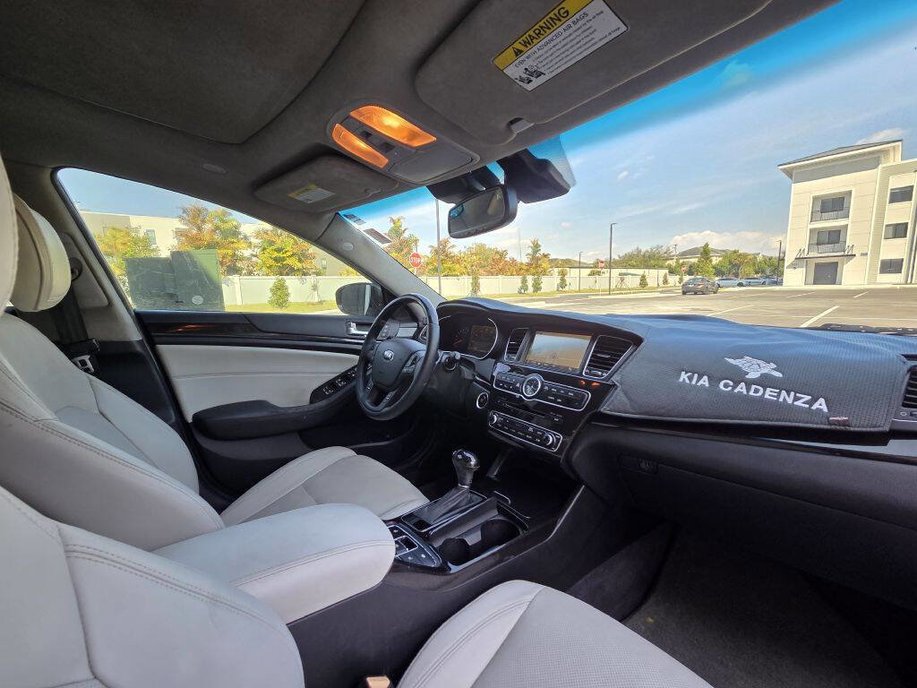 Used 2014 Kia Cadenza Premium w/ Technology Package image 32