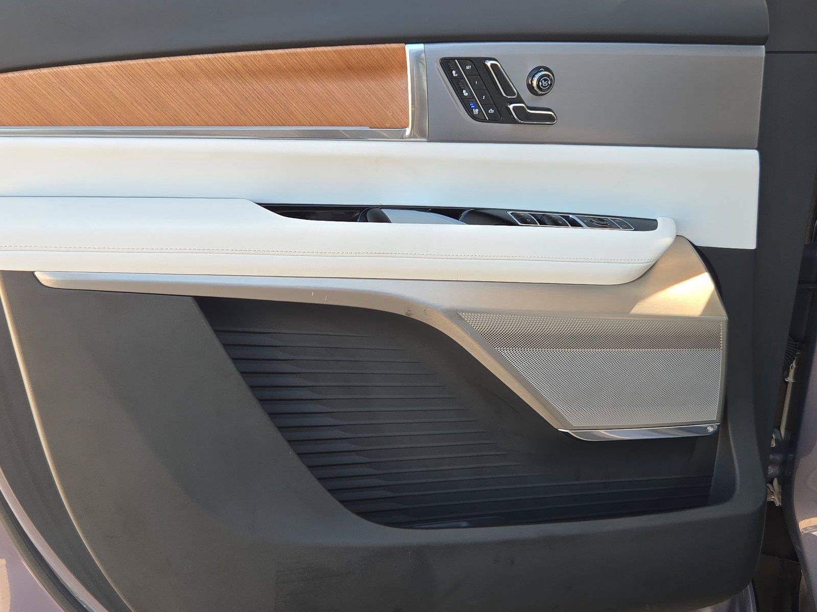 Certified 2026 Cadillac Vistiq Luxury AWD/4WD image 25