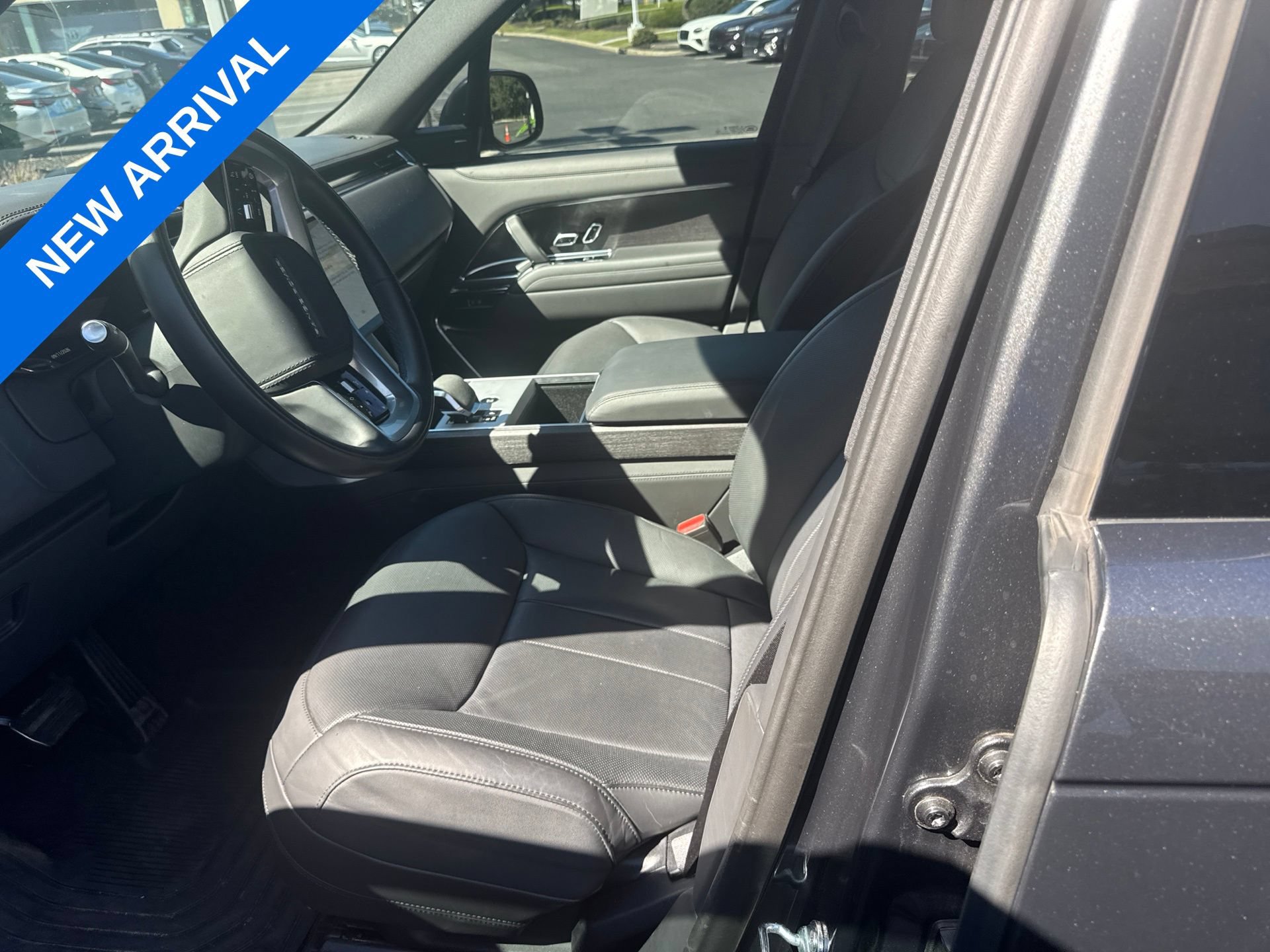 Used 2024 Land Rover Range Rover SE AWD/4WD image 6