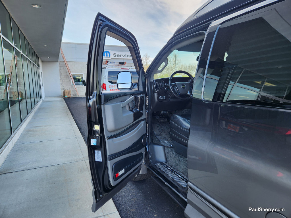 Used 2021 Chevrolet Express 2500 LS w/ Enhanced Convenience Package image 37
