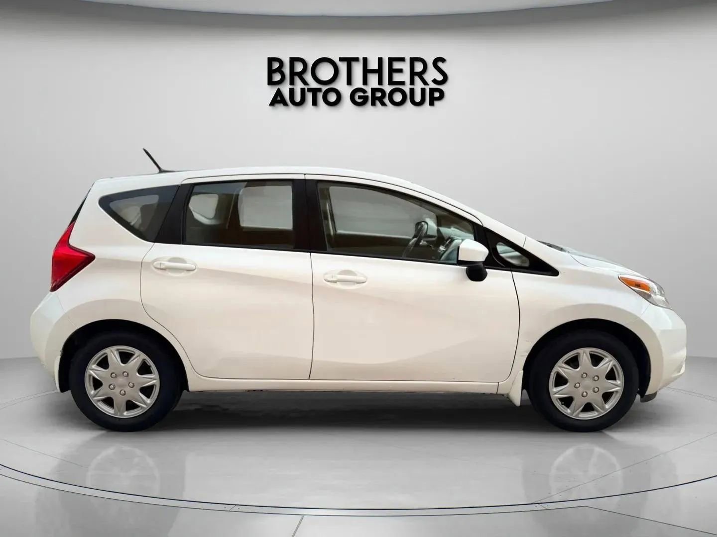Used 2016 Nissan Versa Note SV image 11
