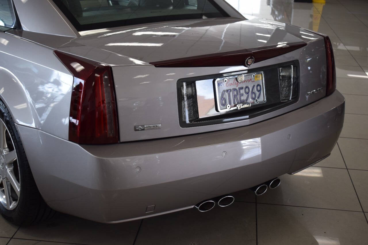 Used 2005 Cadillac XLR RWD image 26