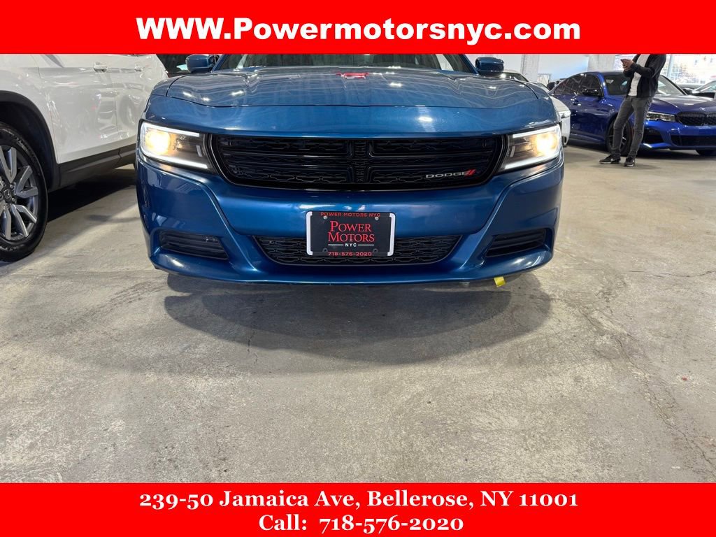 Used 2022 Dodge Charger SXT RWD image 3