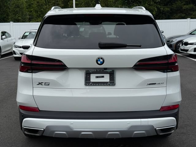 Used 2025 BMW X5 xDrive40i w/ Parking Assistance Package AWD/4WD image 5
