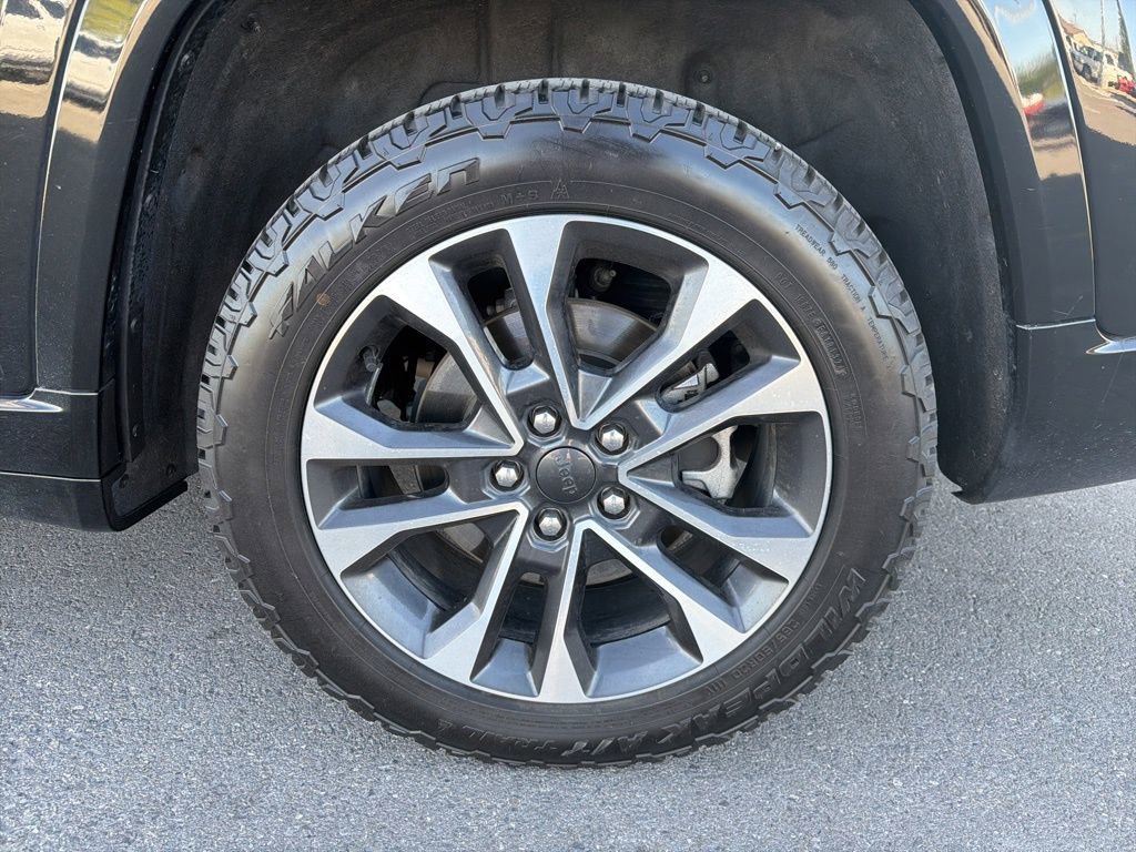 Used 2023 Jeep Grand Cherokee L Overland w/ Rear Seat Video Group I image 33