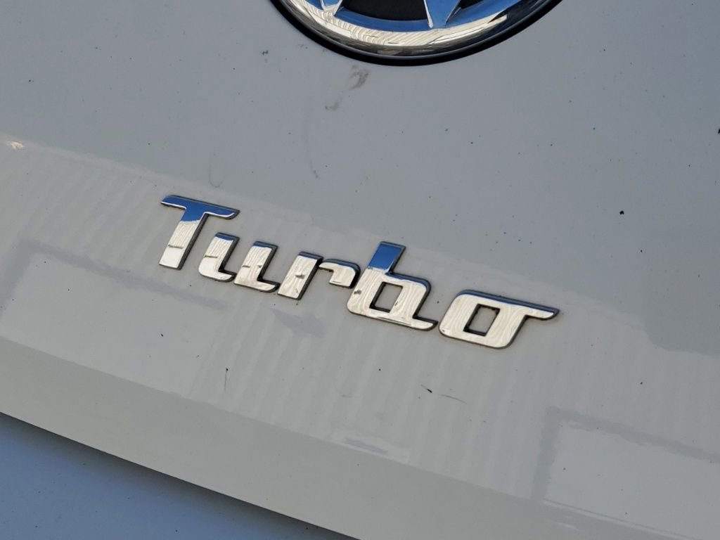 Used 2012 Volkswagen Beetle 2.0T image 8