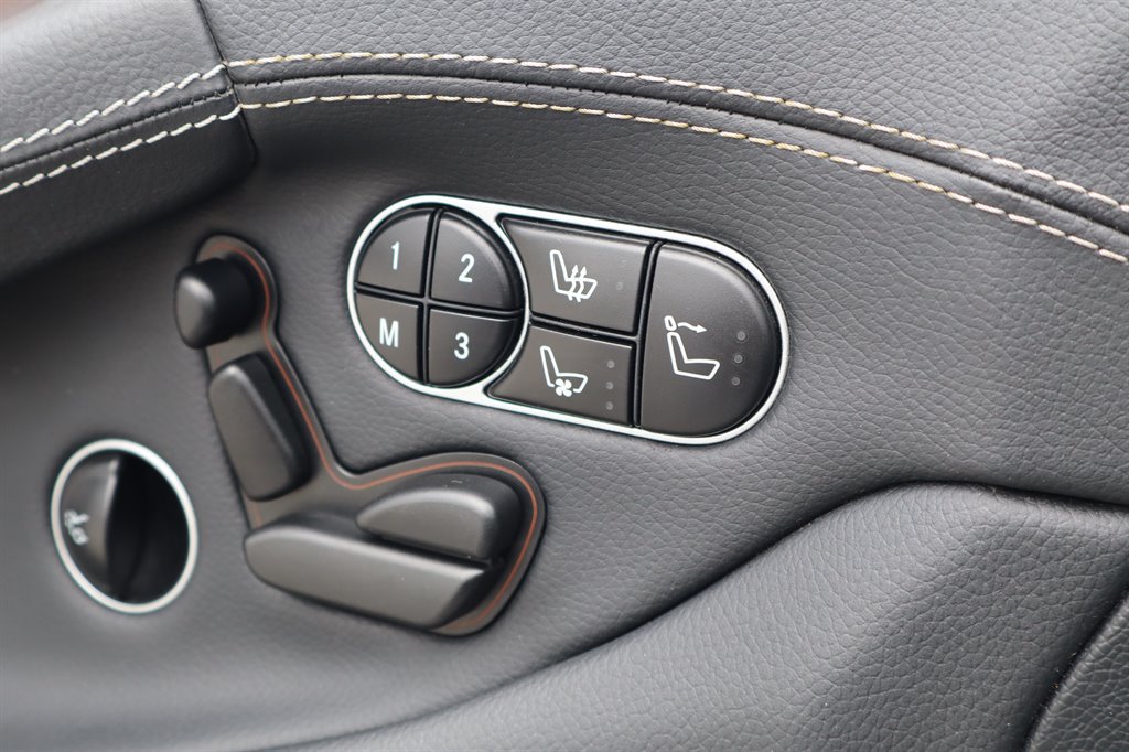Used 2011 Mercedes-Benz SL 550 image 42