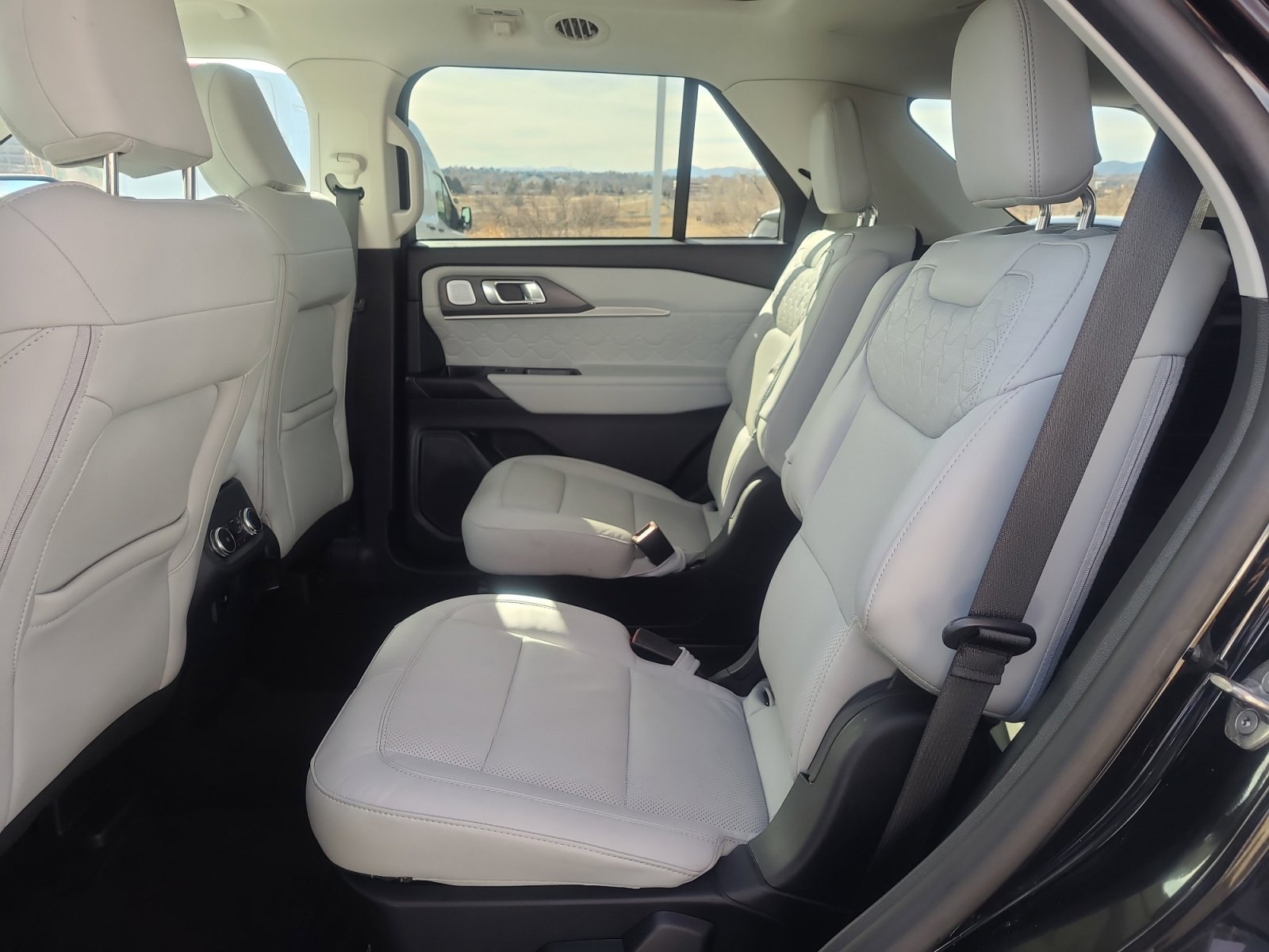 Certified 2025 Ford Explorer Platinum w/ Ultimate Package image 17