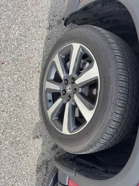 Used 2023 Honda Pilot Touring image 4