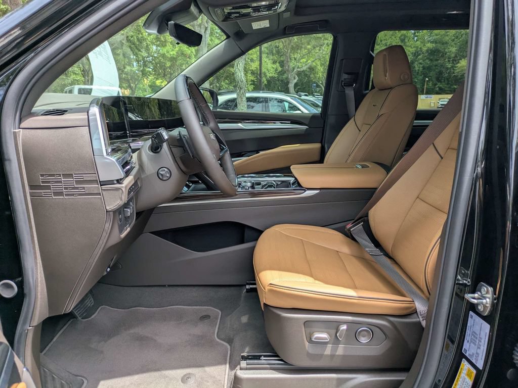 Used 2026 Cadillac Escalade Luxury AWD/4WD image 23