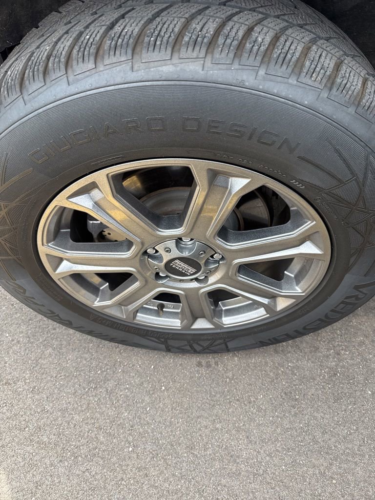 Used 2023 Jeep Grand Cherokee Limited w/ Luxury Tech Group II image 4