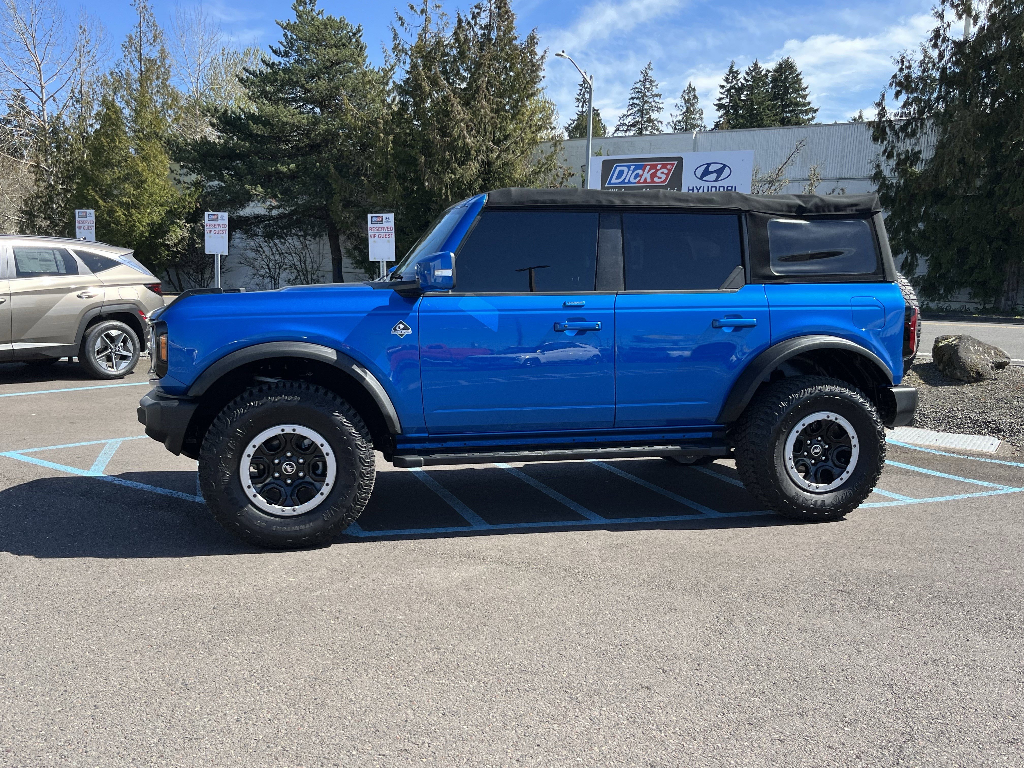 Used 2022 Ford Bronco Outer Banks w/ Sasquatch Package image 2