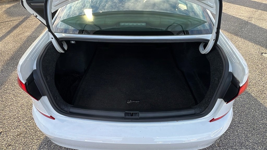 Used 2020 Volkswagen Passat 2.0T R-Line image 10