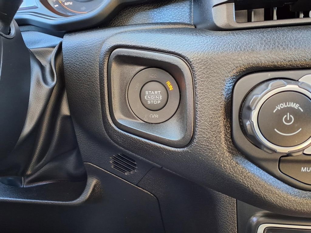 Used 2025 Jeep Wrangler Willys image 8