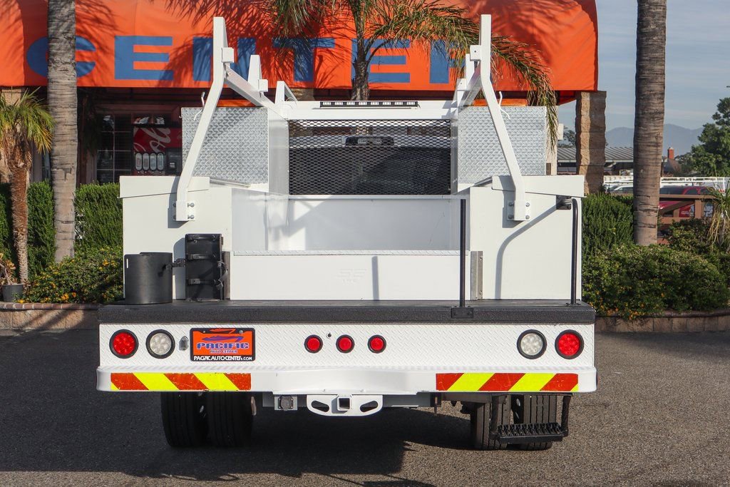 Used 2021 RAM 5500 Tradesman w/ Chrome Appearance Group image 8