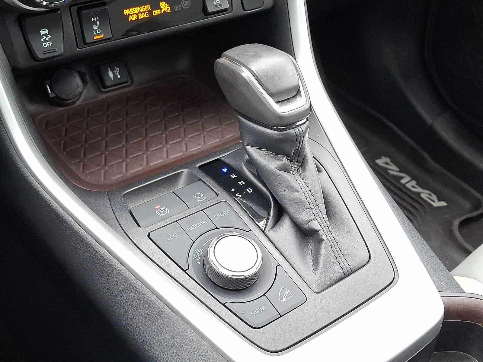 Used 2019 Toyota RAV4 Limited w/ All Weather Liner Package AWD/4WD image 25
