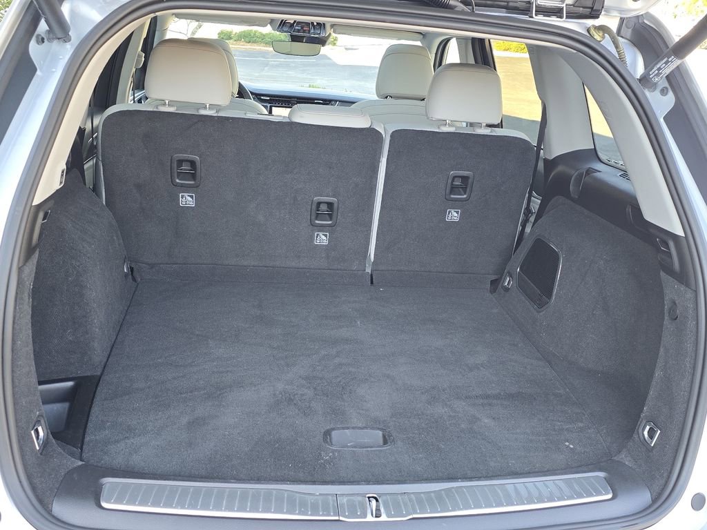 Used 2023 Jeep Grand Cherokee Overland image 12