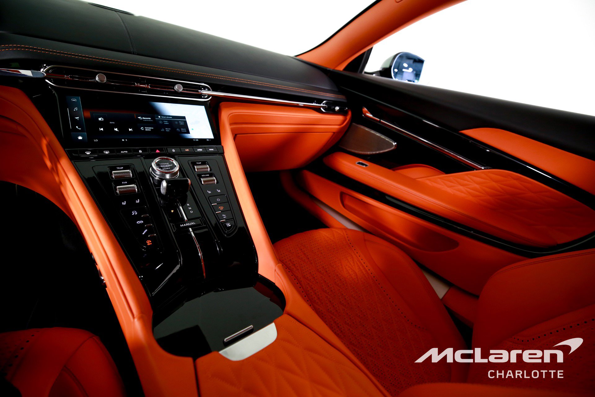 Used 2024 Aston Martin DB12 V8 image 15