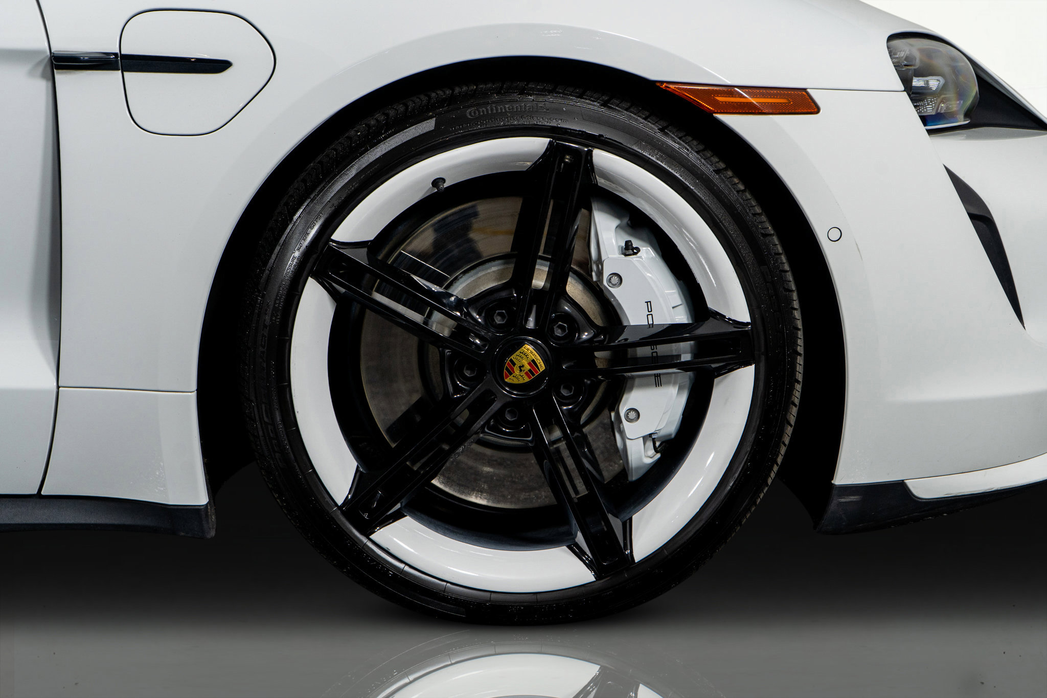 Used 2024 Porsche Taycan Turbo w/ Premium Package image 7