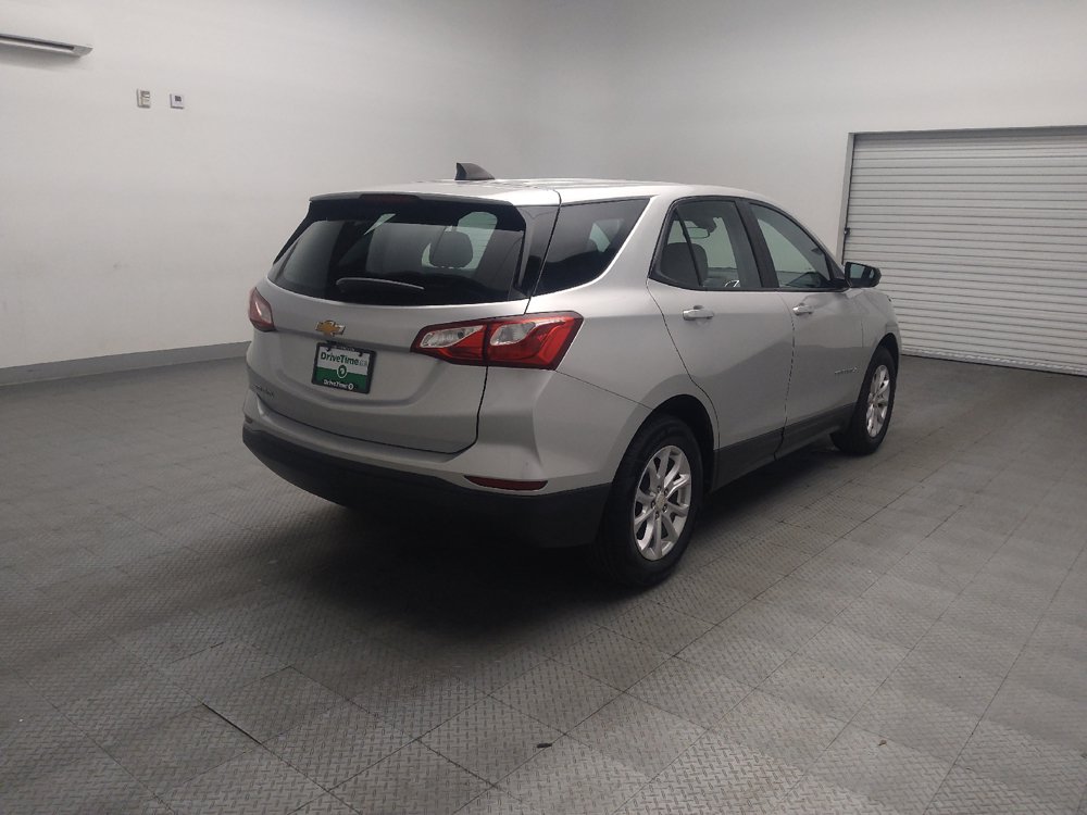 Used 2021 Chevrolet Equinox LS FWD image 9