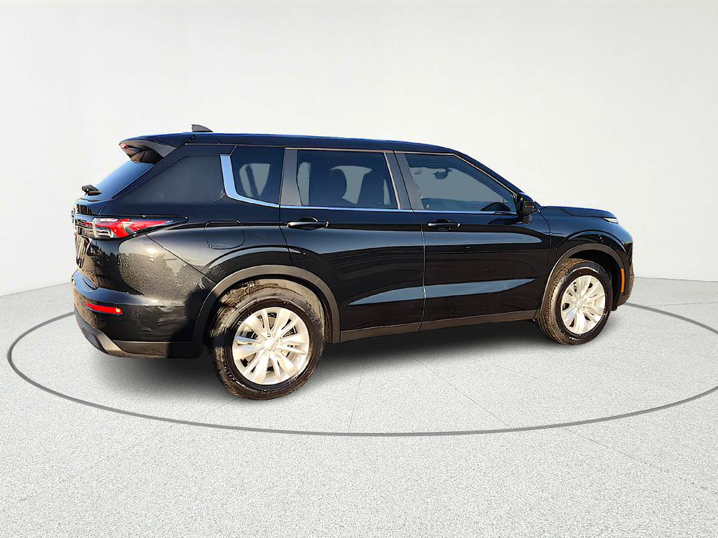 New 2026 Mitsubishi Outlander ES image 7