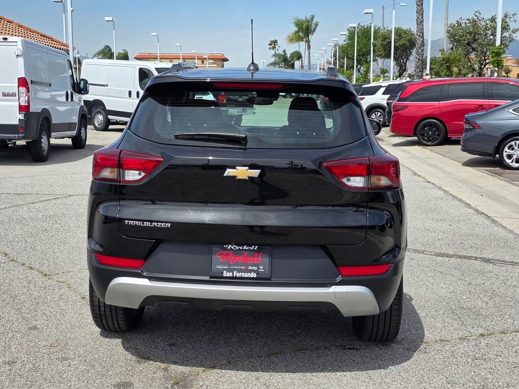 Used 2023 Chevrolet TrailBlazer LT w/ Convenience Package AWD/4WD image 7