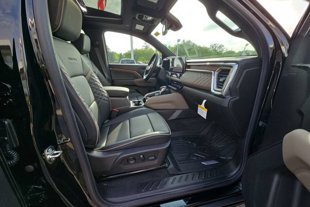 New 2026 GMC Canyon Denali w/ LPO, Denali Black Edition AWD/4WD image 30