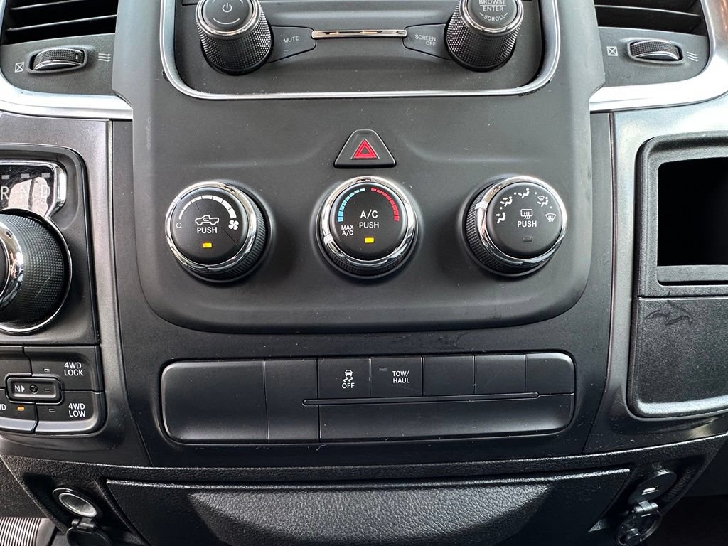 Used 2021 RAM 1500 Classic SLT AWD/4WD image 31