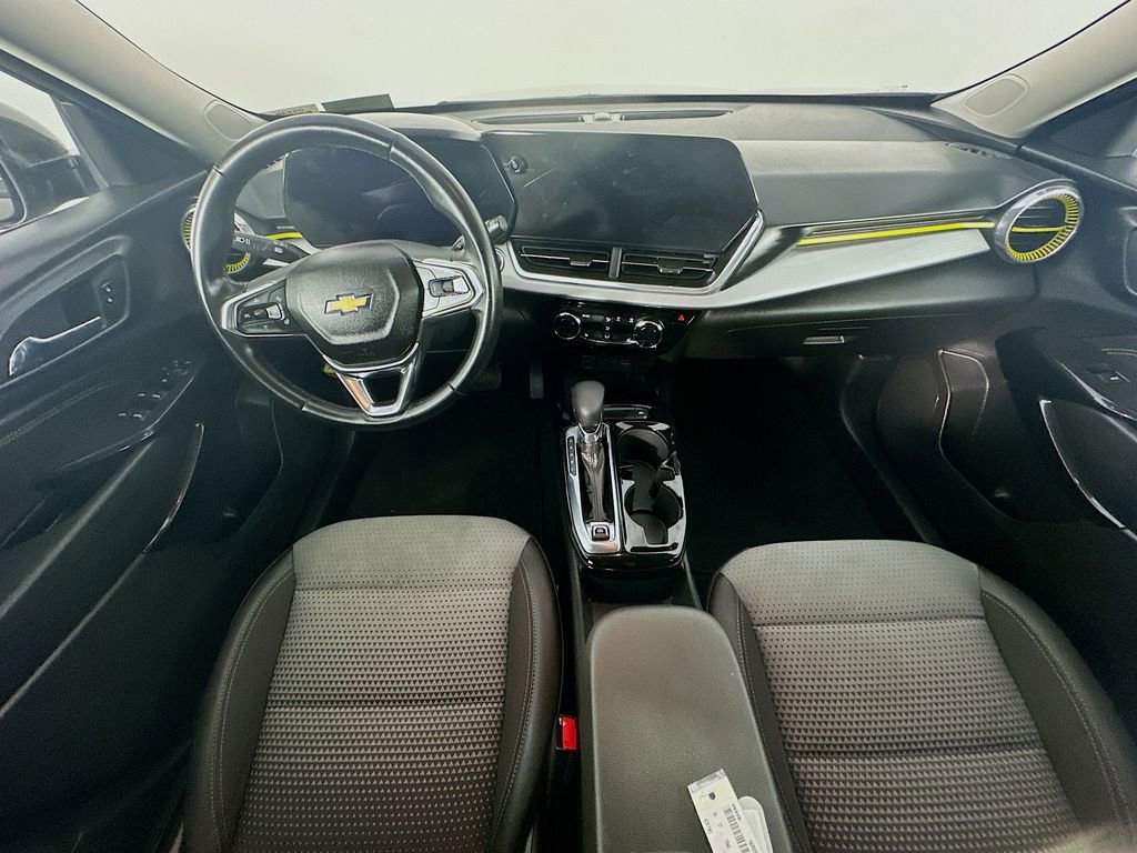 Used 2024 Chevrolet Trax LT w/ LT Convenience Package FWD image 10