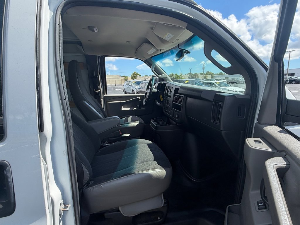 Used 2019 Chevrolet Express 2500 w/ Driver Convenience Package RWD image 11