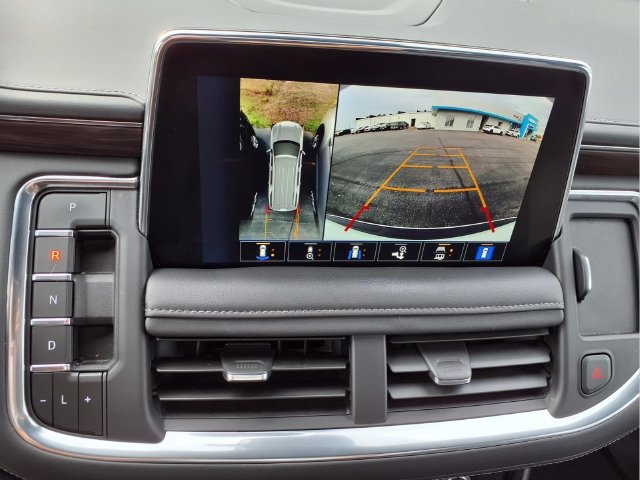 Used 2023 Chevrolet Tahoe Z71 w/ Luxury Package AWD/4WD image 4
