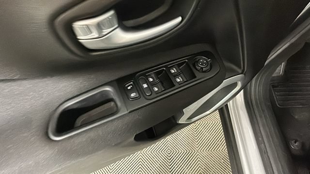 Used 2021 Jeep Renegade Sport AWD/4WD image 11