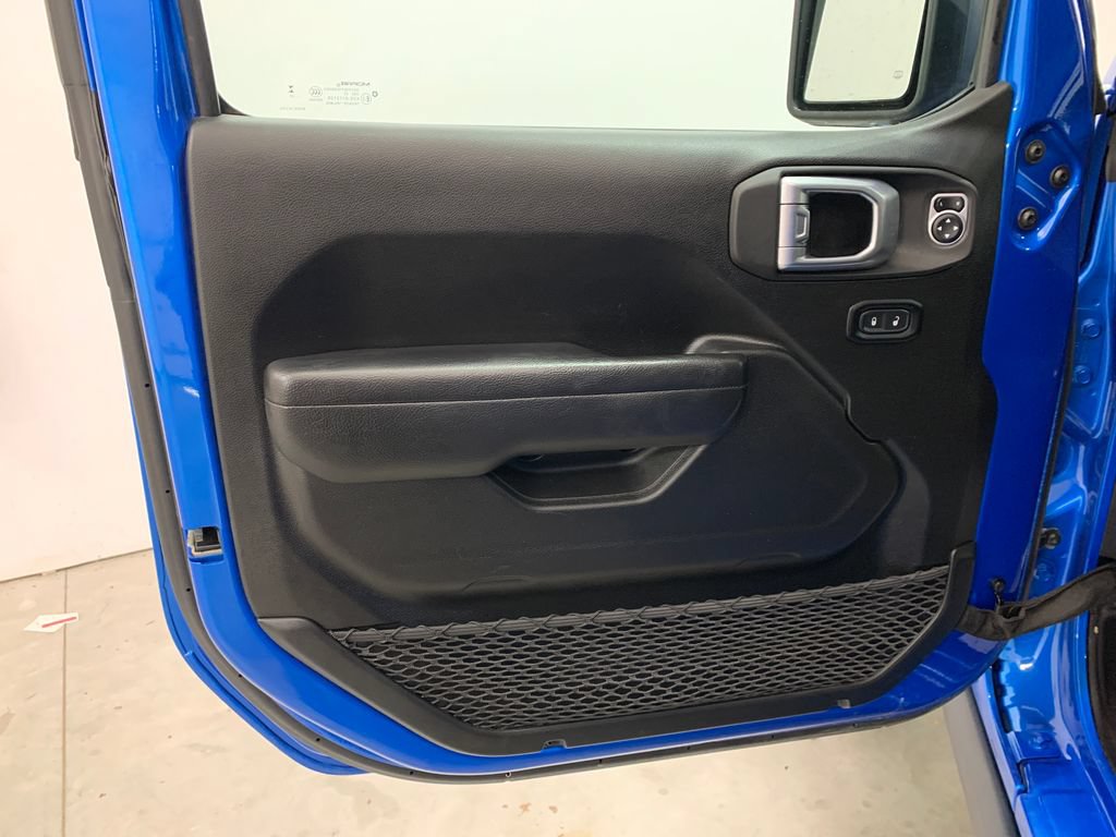 Used 2023 Jeep Gladiator Sport AWD/4WD image 18