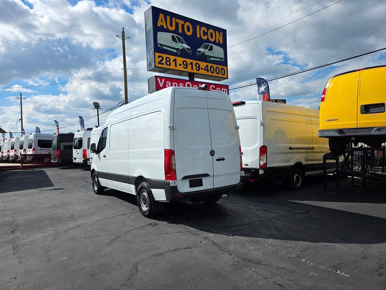 Used 2021 Mercedes-Benz Sprinter 2500 w/ Driver Convenience Package image 2