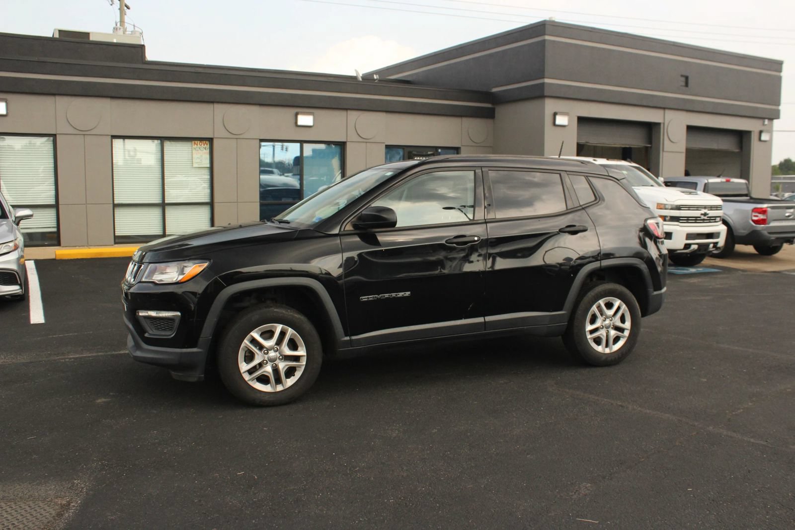 Used 2018 Jeep Compass Sport AWD/4WD image 2