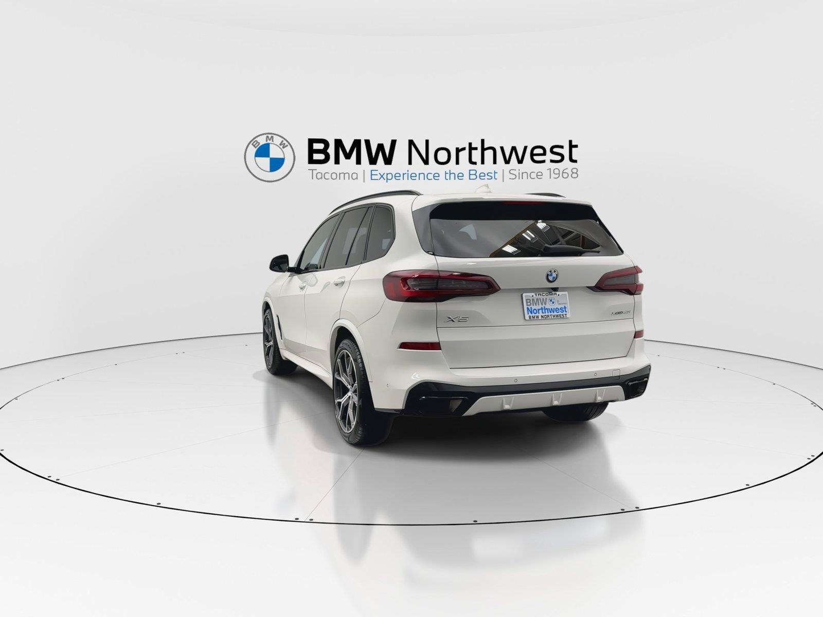 Used 2023 BMW X5 xDrive40i w/ M Sport Package AWD/4WD image 13