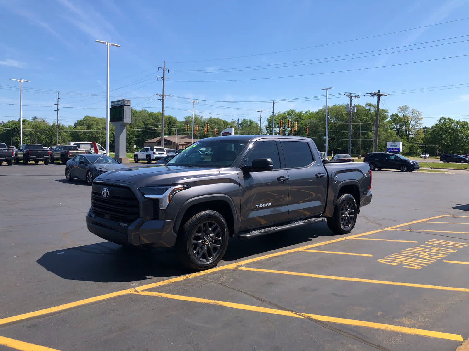 Used 2023 Toyota Tundra SR5 w/ SR5 Premium Package AWD/4WD image 4