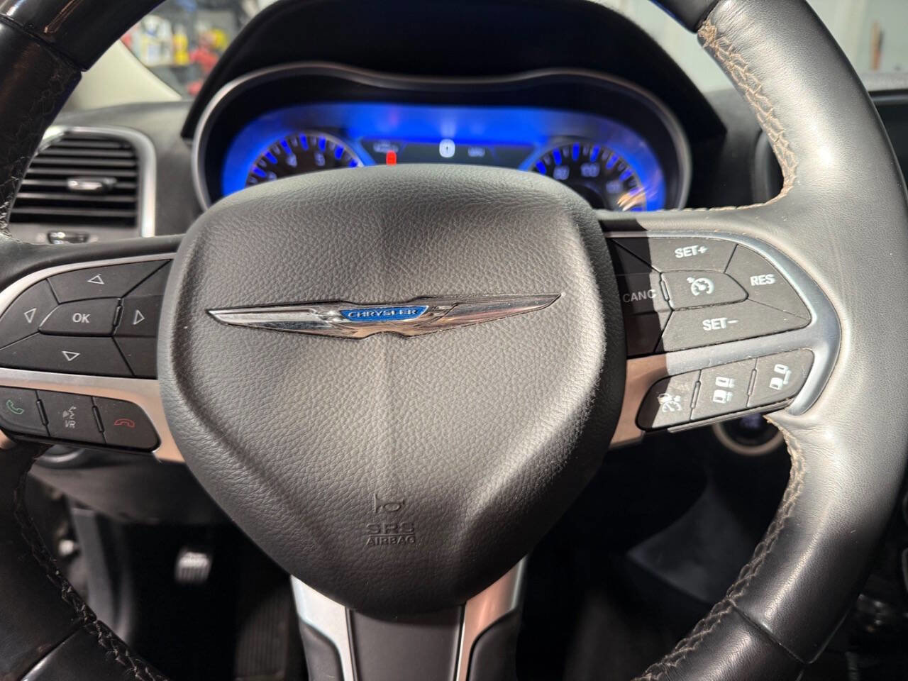 Used 2015 Chrysler 300 C w/ Light Group image 10