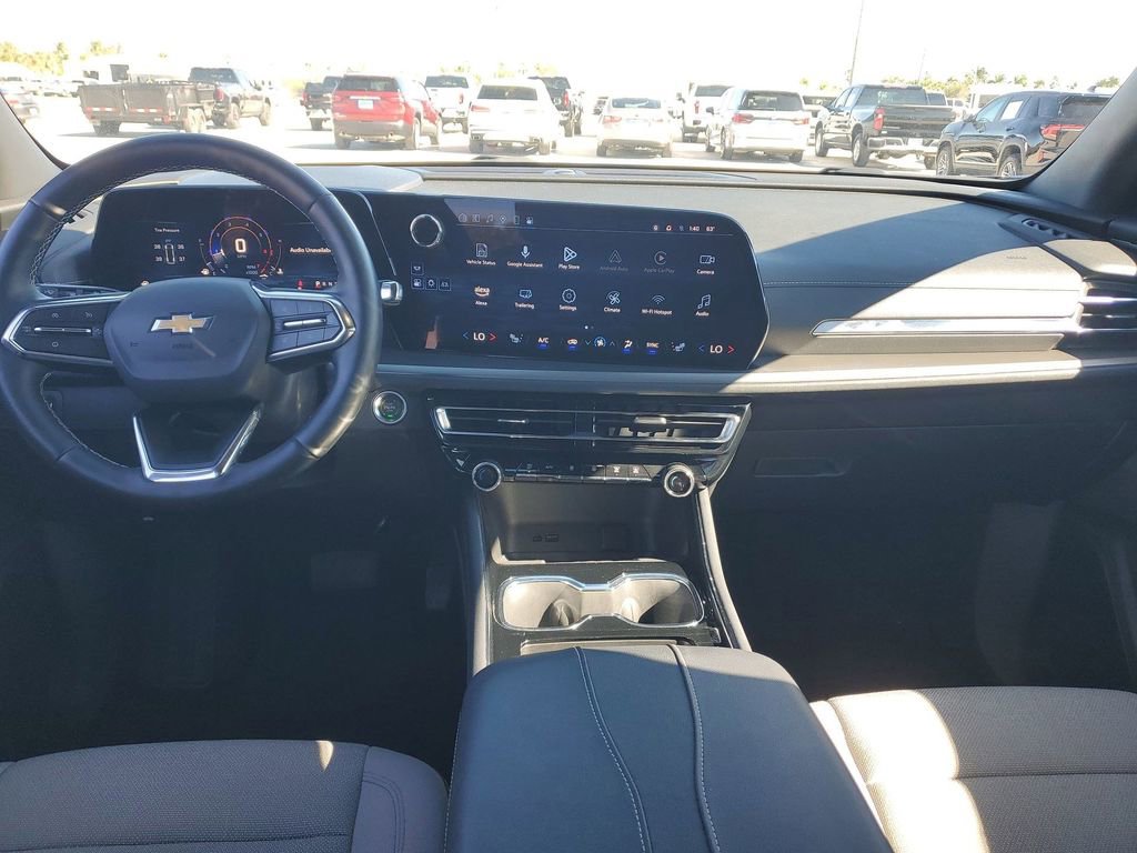 Used 2025 Chevrolet Traverse LT image 10