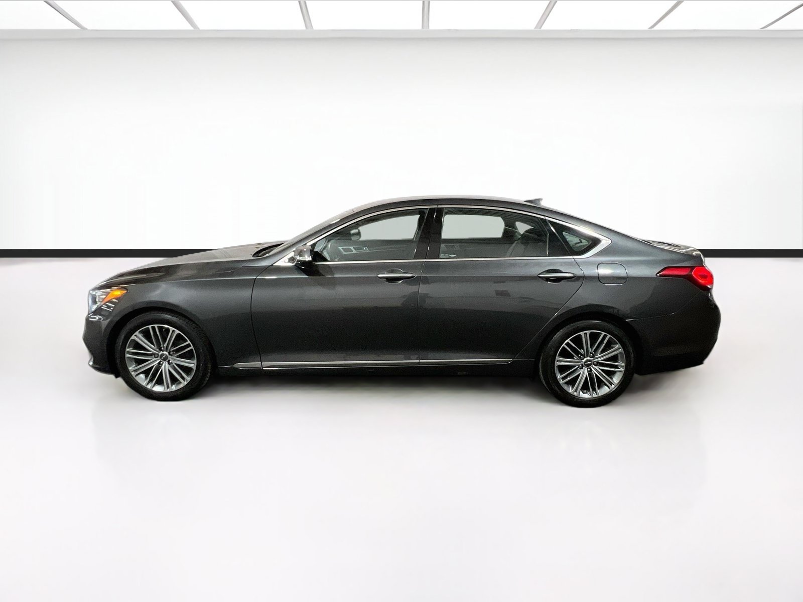 Used 2019 Genesis G80 3.8 RWD image 23
