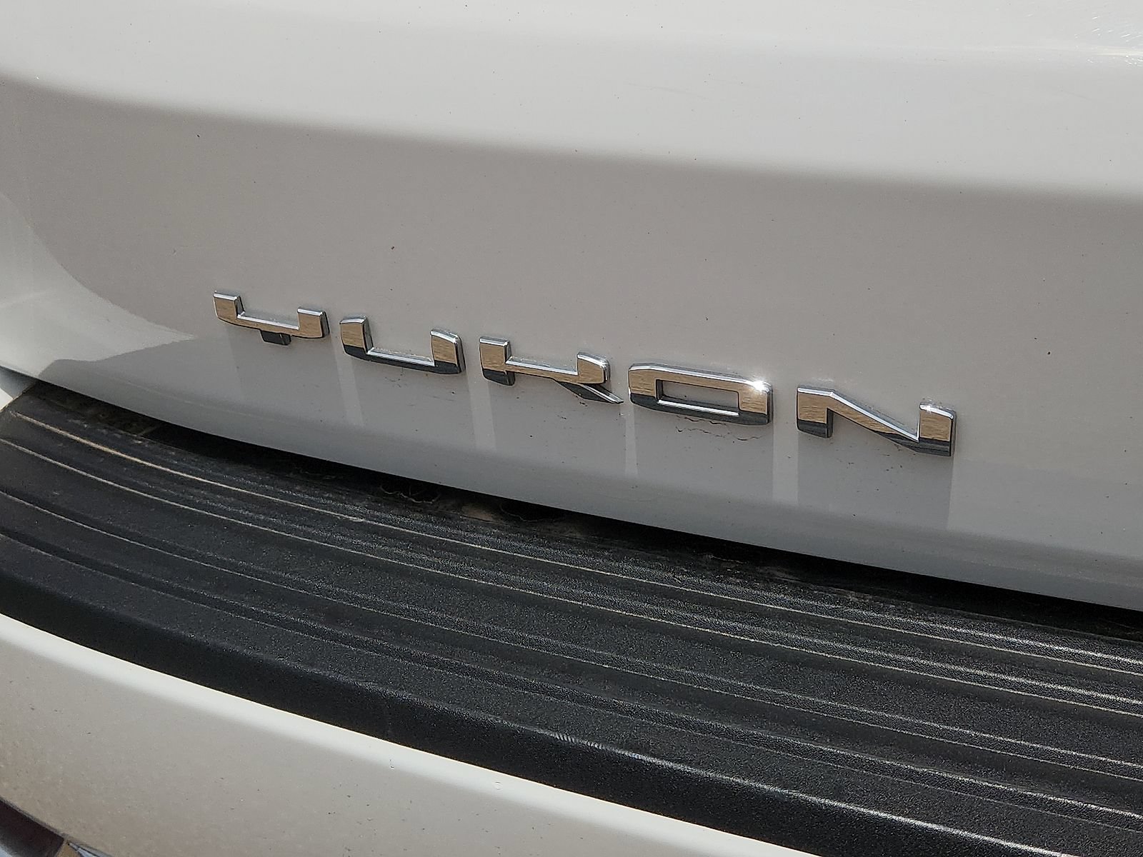 Used 2025 GMC Yukon Denali AWD/4WD image 8