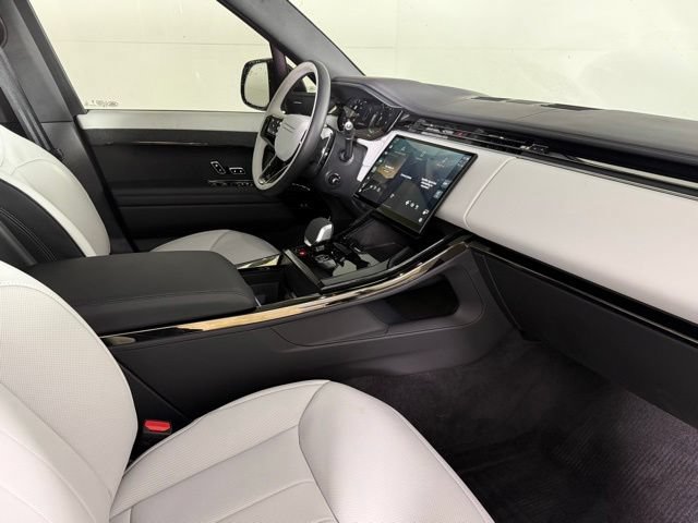 Used 2025 Land Rover Range Rover Sport Dynamic SE AWD/4WD image 33