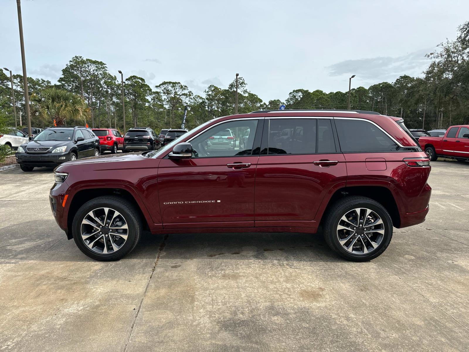 New 2024 Jeep Grand Cherokee Overland RWD image 6