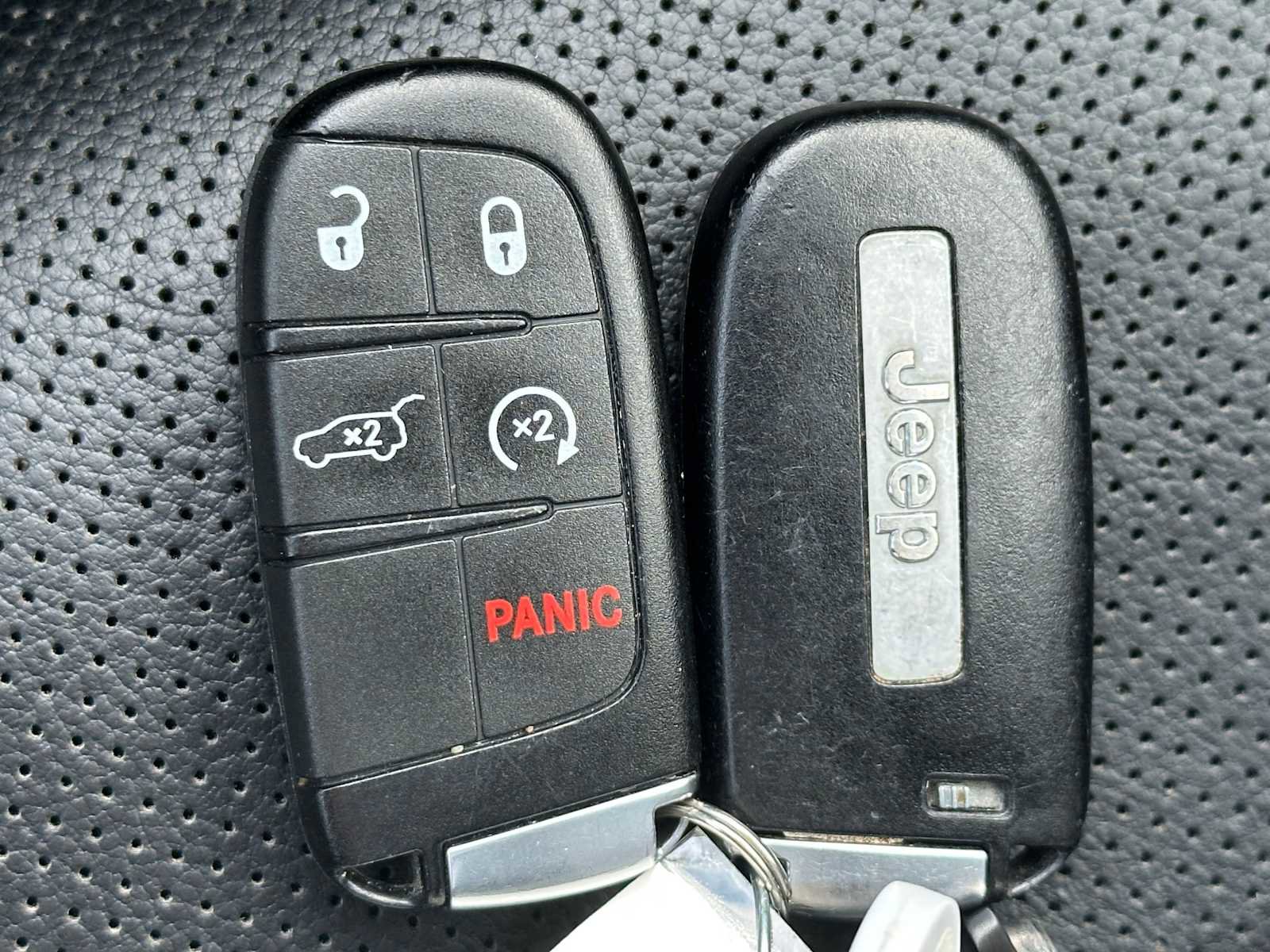 Used 2018 Jeep Grand Cherokee Summit w/ Platinum Series Group image 35