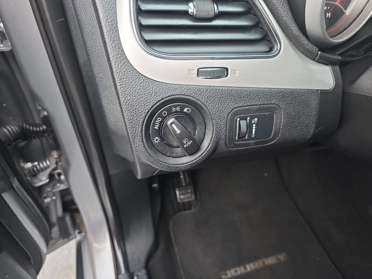 Used 2015 Dodge Journey R/T w/ Rear Seat Video Group AWD/4WD image 15