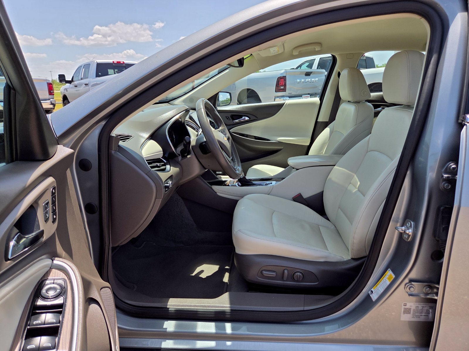Used 2024 Chevrolet Malibu LT FWD image 13