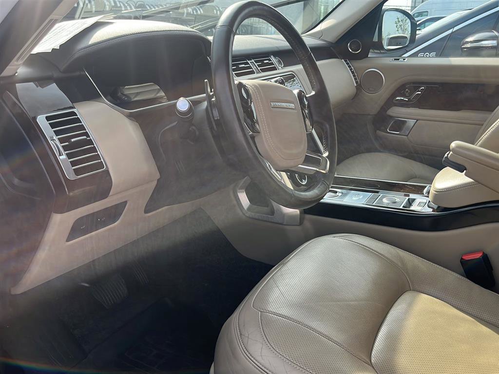 Used 2018 Land Rover Range Rover Supercharged image 4