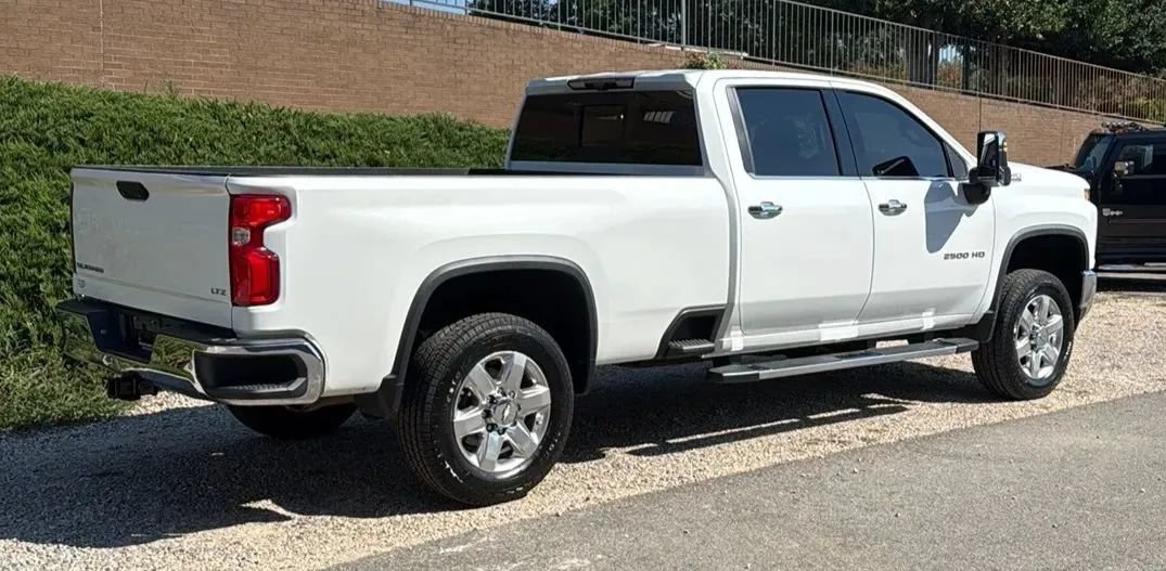 Used 2020 Chevrolet Silverado 2500 LTZ w/ LTZ Premium Package AWD/4WD image 6