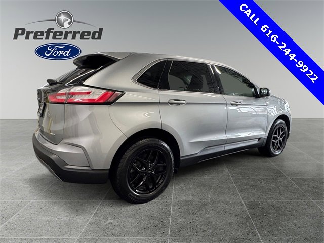 Used 2023 Ford Edge SEL image 3